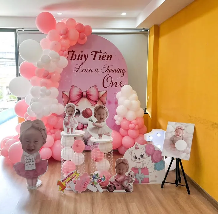 Nhấn để phóng to Chúc mừng sinh nhật 1 tuổi bé Lecia - nàng công chúa cười tít mắt! 🎂🎉 – ảnh 1