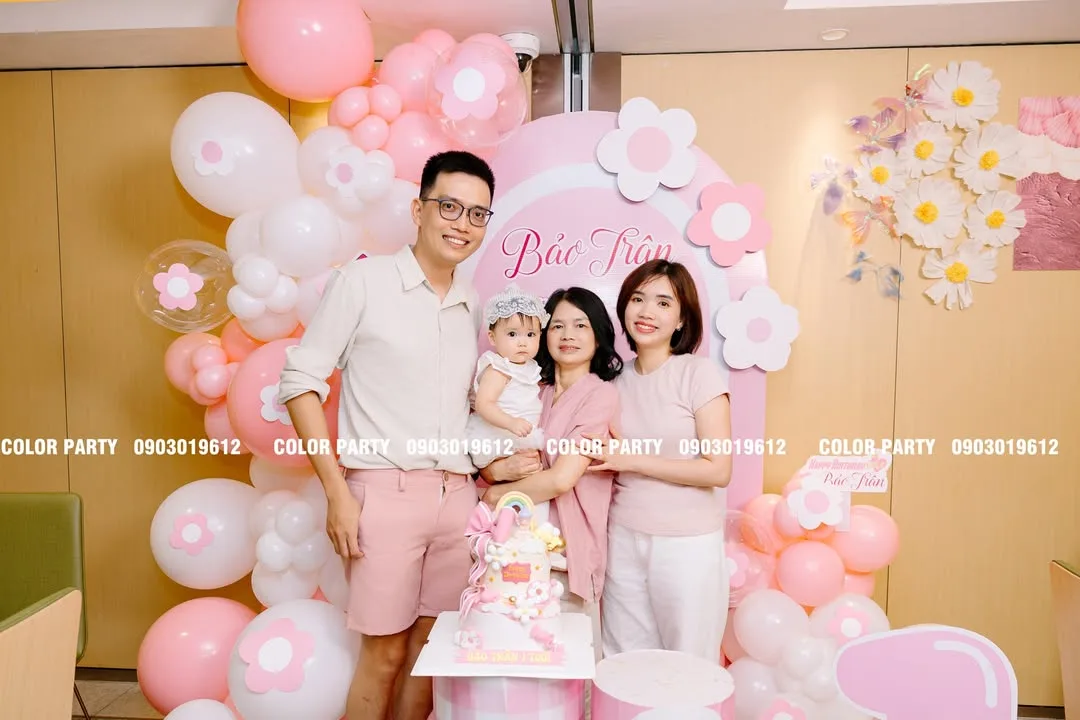 Chúc mừng thôi nôi bé Bảo Trân, cô công chúa nhỏ rực rỡ như một vườn hoa mùa xu… – ảnh 3