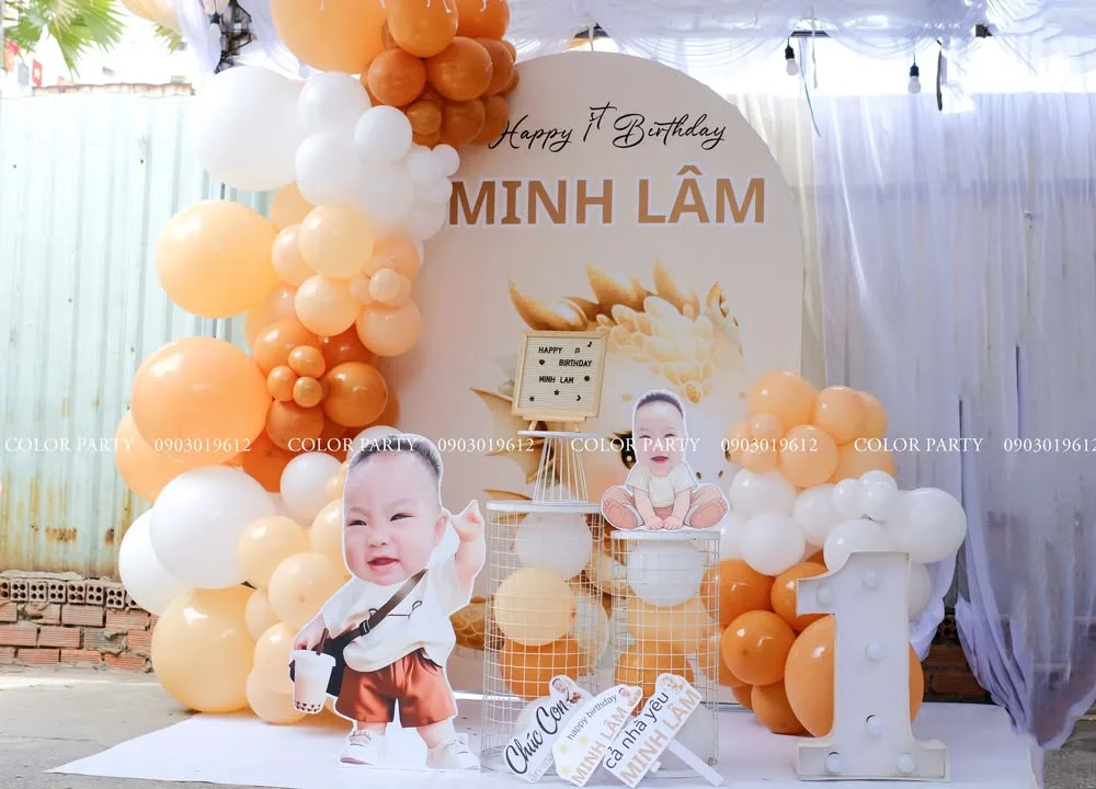 Nhấn để phóng to 🎉 MINH LÂM 1 TUỔI – NGÀY HẠNH PHÚC NGẬP TRÀN BÓNG BAY 🎈 – ảnh 1