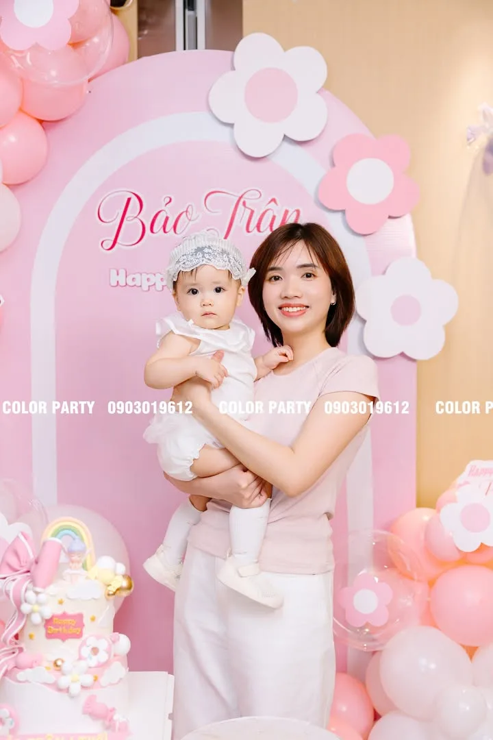 Chúc mừng thôi nôi bé Bảo Trân, cô công chúa nhỏ rực rỡ như một vườn hoa mùa xu… – ảnh 4