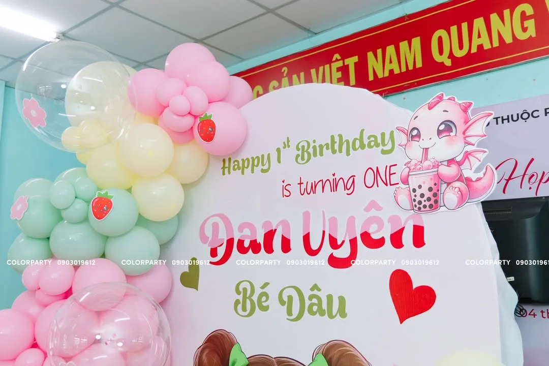 Nhấn để phóng to 🎀 Bé Dâu tròn một tuổi – cả thế giới là một quả dâu xinh! 🍓 – ảnh 5