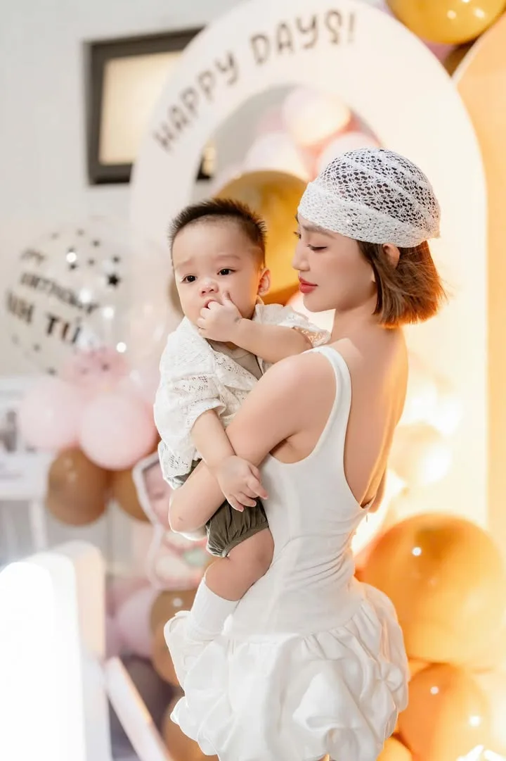 Nhấn để phóng to 🎉🎂HAPPY BIRTHDAY ANH TÚ – 1 TUỔI ĐÁNG YÊU, NHƯNG “SANG CHẢNH” với 26 TẦNG LẦU… – ảnh 6