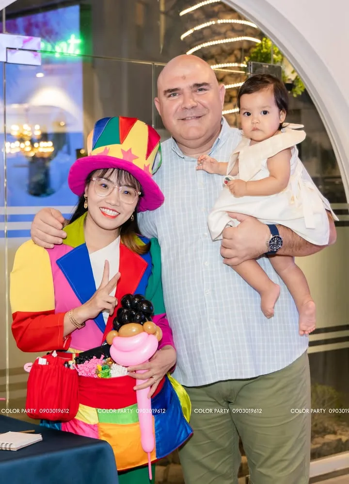 Nhấn để phóng to 🌸 A MAGICAL FIRST BIRTHDAY FOR LITTLE AYSE KIM 🎂✨ – ảnh 3