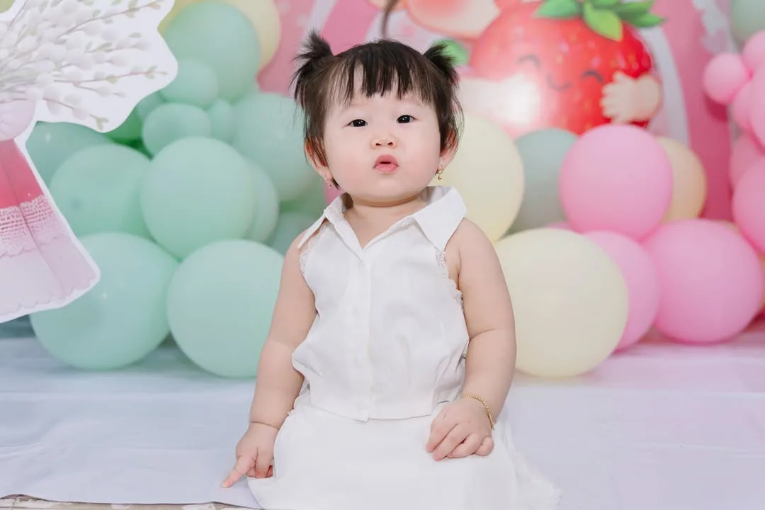 Nhấn để phóng to 🎀 Bé Dâu tròn một tuổi – cả thế giới là một quả dâu xinh! 🍓 – ảnh 7